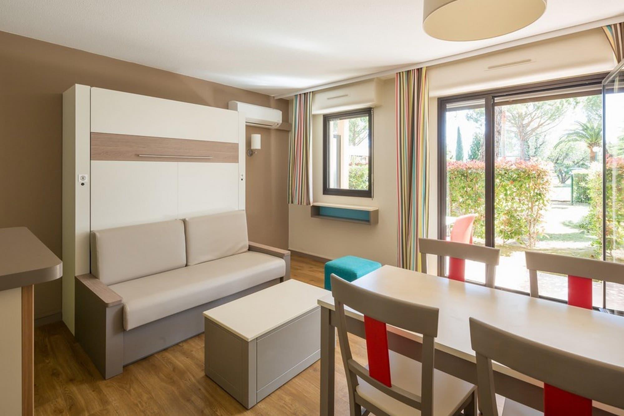 Aparthotel Pierre & Les Jardins Ombrages 3*