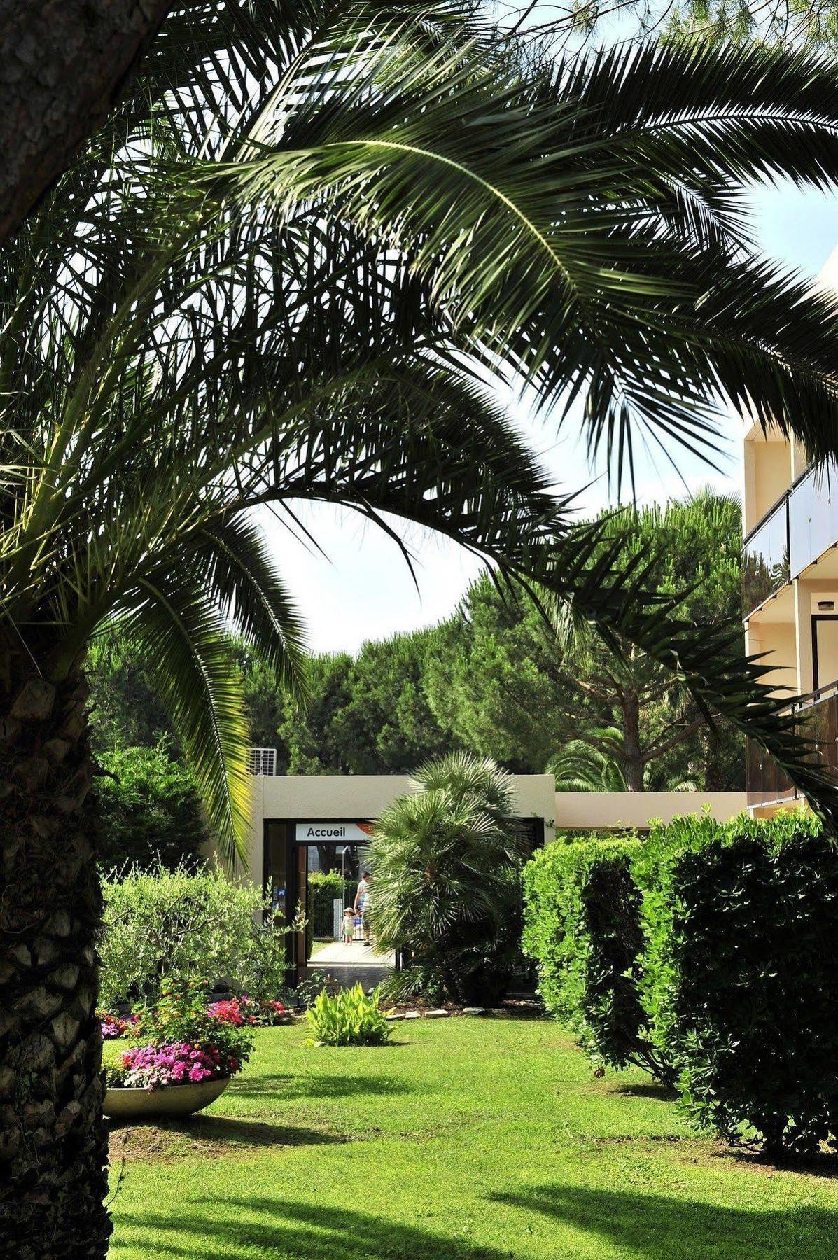 Pierre & Les Jardins Ombrages Aparthotel